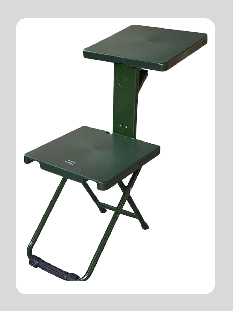 كرسي مع منضدة